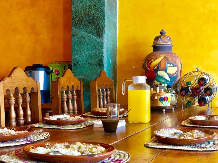 Disfruta de la gastronomía local en el Hotel Jade Cerocahui en Chihuahua