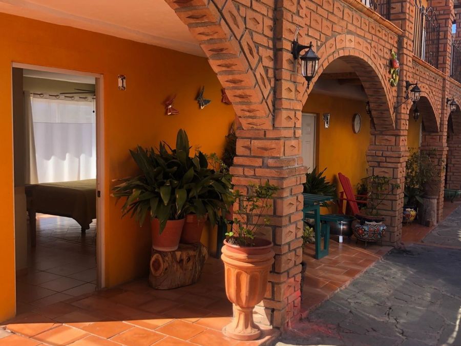 Patio del Hotel Jade Cerocahui en Chihuahua